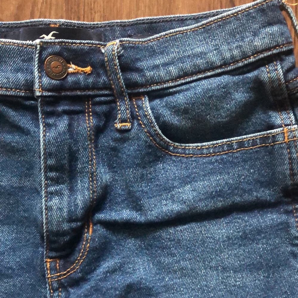 Hollister High-Rise Short-Short Vintage Stretch Cuffed Medium Blue Jean Size 26 - Picture 3 of 12